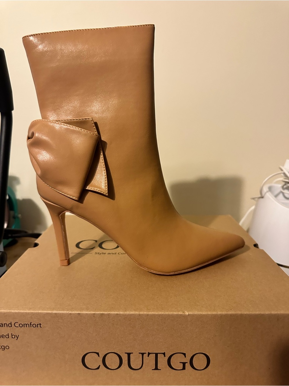 Coutgo Women's Tan Pointed Toe Bow-Accent Stiletto Boot